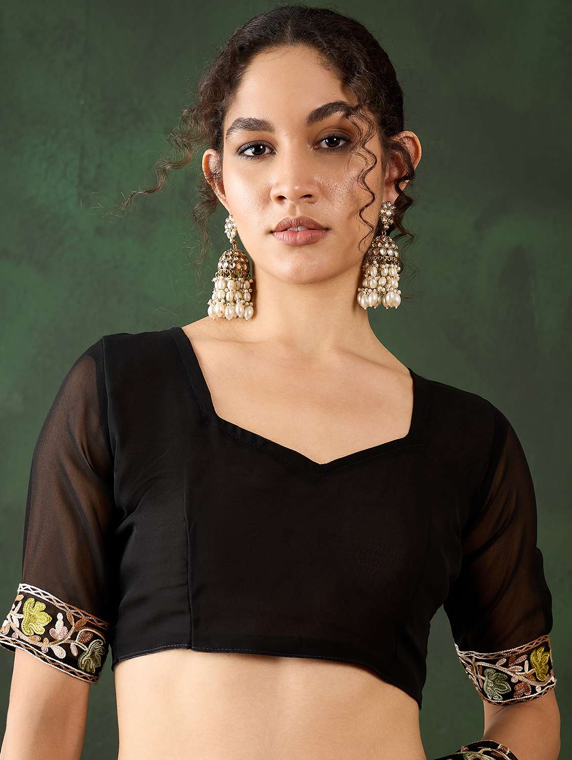 Women Solid With Work Embroidered Saree With Blouse - 22660551 -  Standard Image - 6