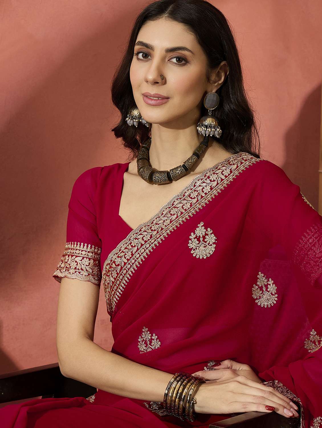 Women Solid With Work Embroidered Saree With Blouse - 22660645 -  Standard Image - 1
