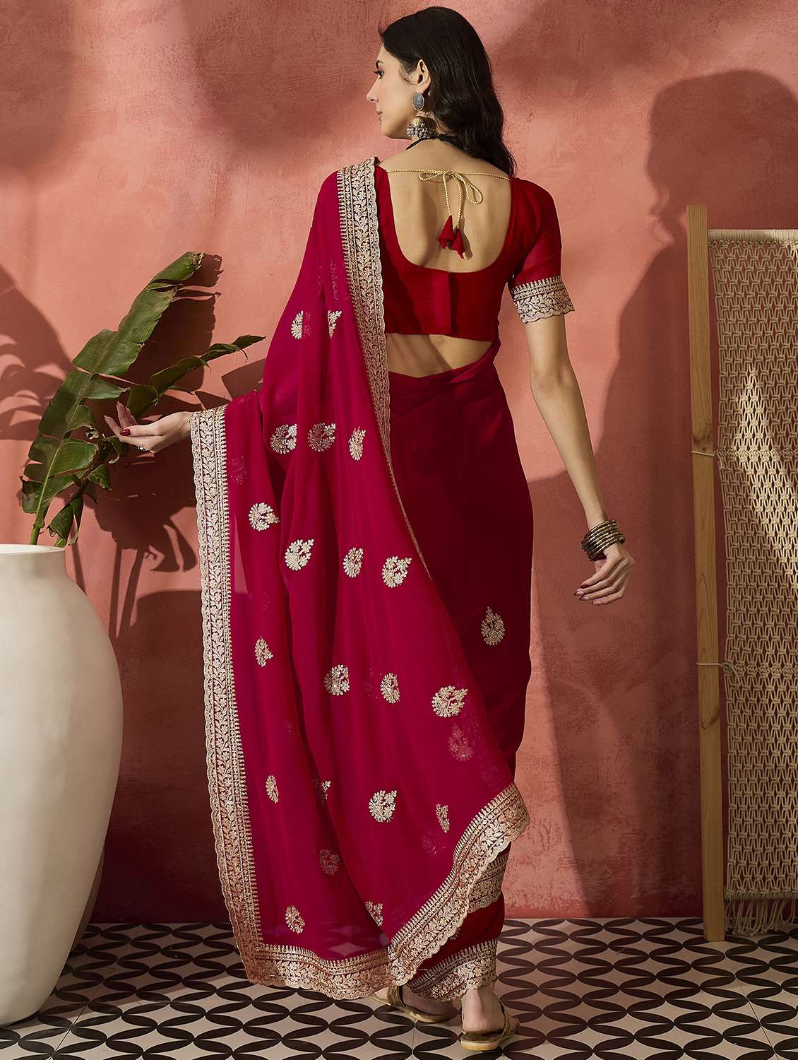 Women Solid With Work Embroidered Saree With Blouse - 22660645 -  Standard Image - 4