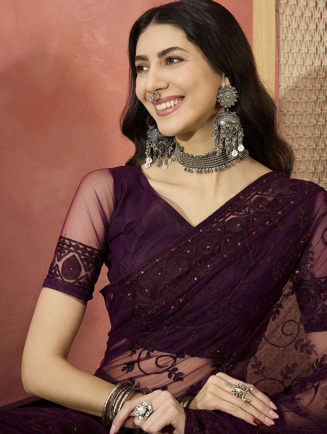 Women Solid With Work Embroidered Saree With Blouse - 22660665 -  Standard Image - 1