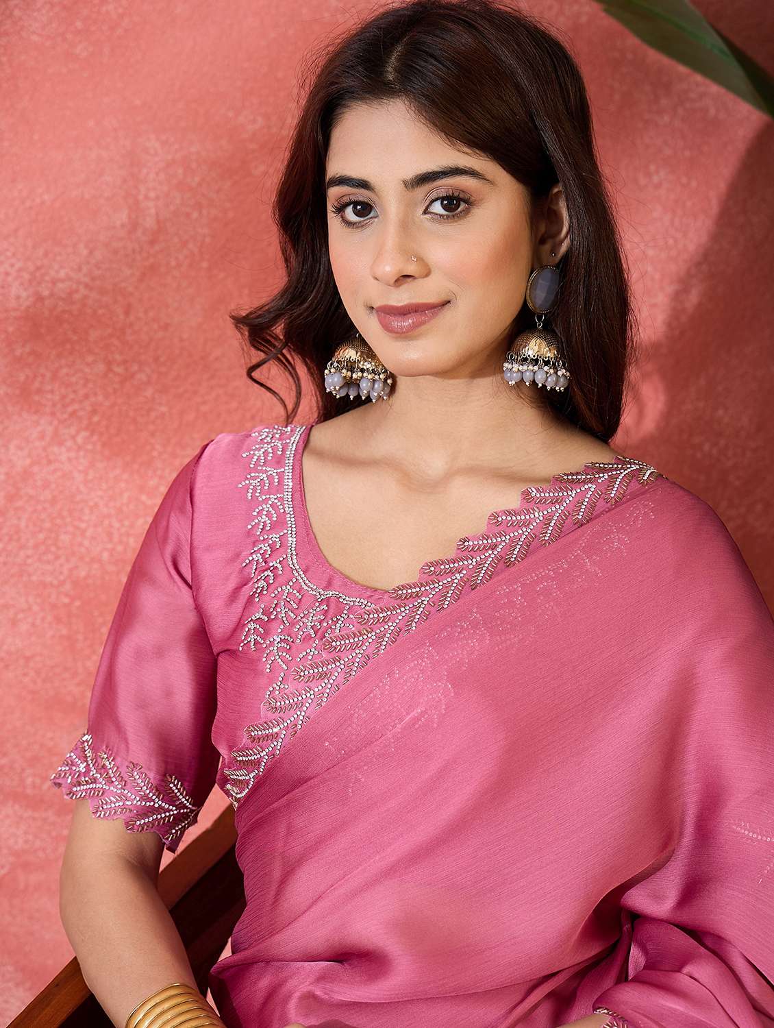 Women Solid With Embellished Bordered Saree With Blouse - 22660690 -  Standard Image - 1
