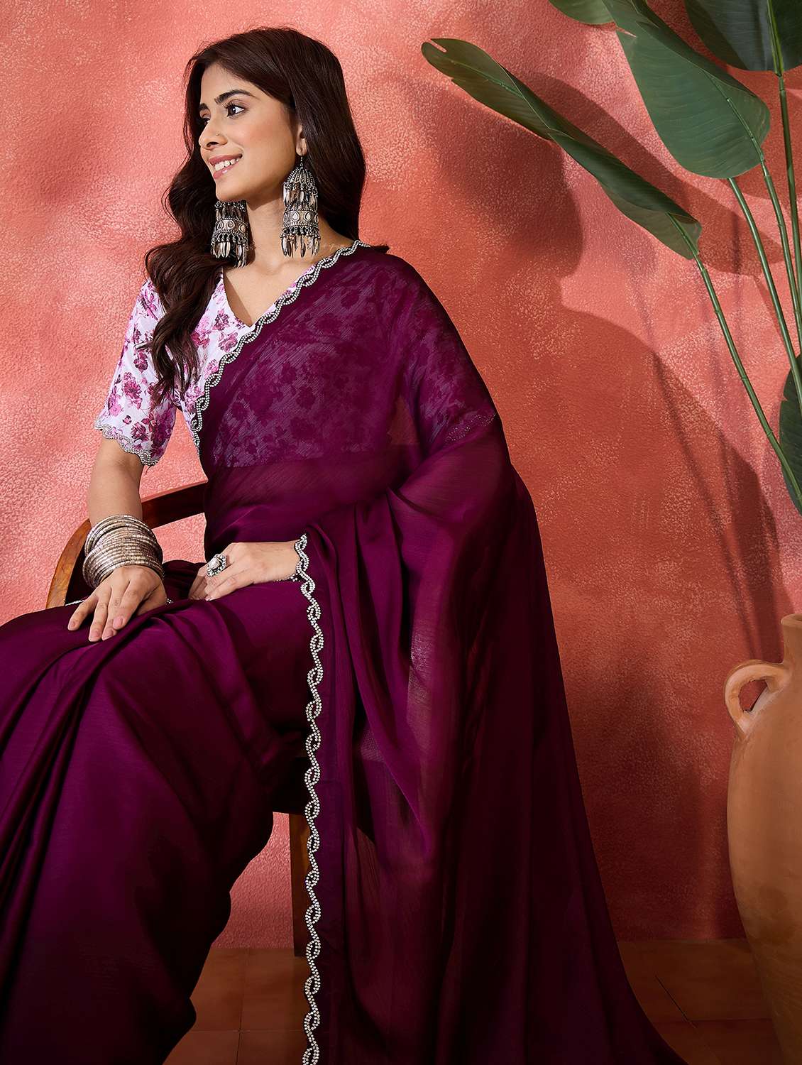 Women Solid With Embellished Bordered Saree With Blouse - 22660694 -  Standard Image - 4