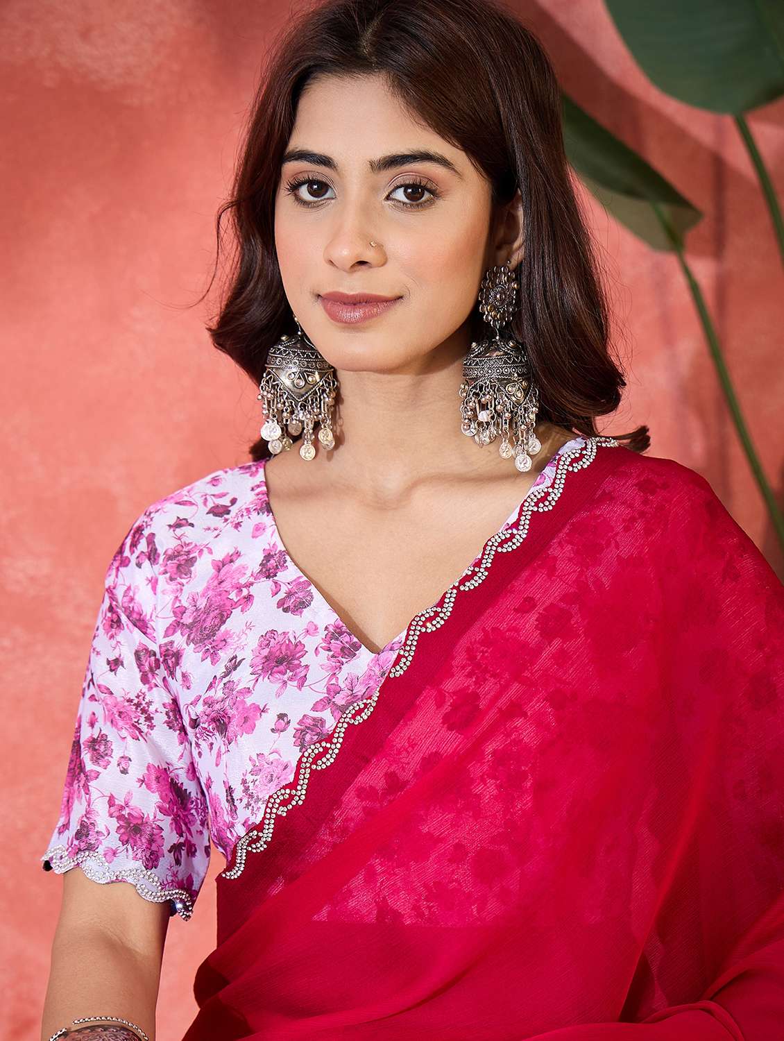 Women Solid With Embellished Bordered Saree With Blouse - 22660695 -  Standard Image - 1