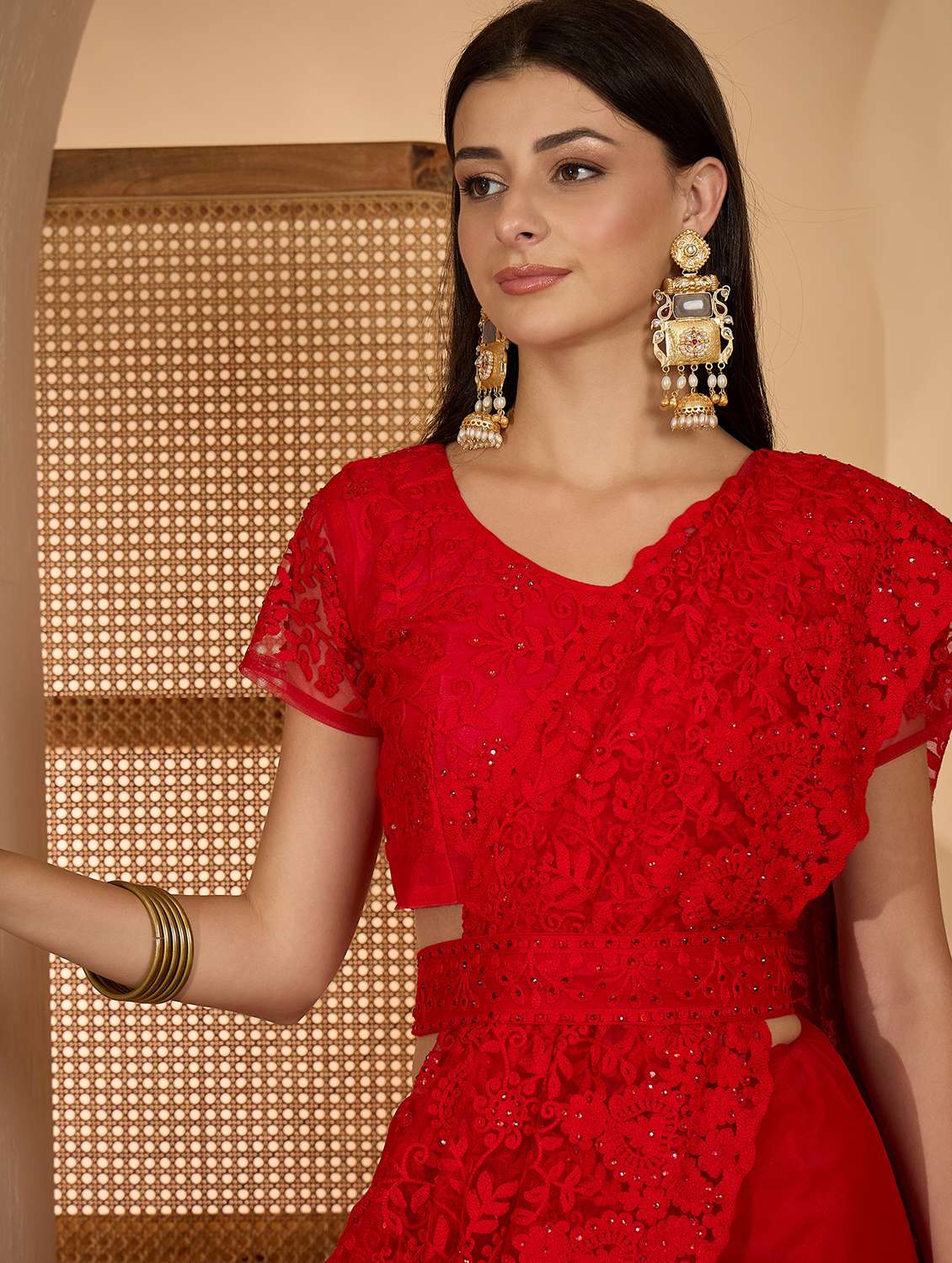 Women Solid With Work Embroidered Saree With Blouse - 22660720 -  Standard Image - 1