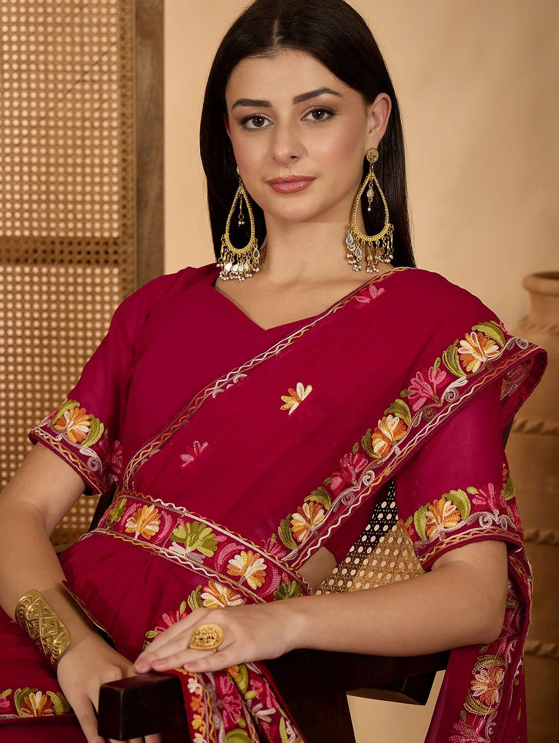 Women Solid With Work Embroidered Saree With Blouse - 22660739 -  Standard Image - 1