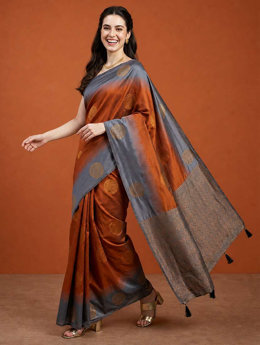 Women Self Design Banarasi Saree With Blouse - 22660857 -  Standard Image - 4