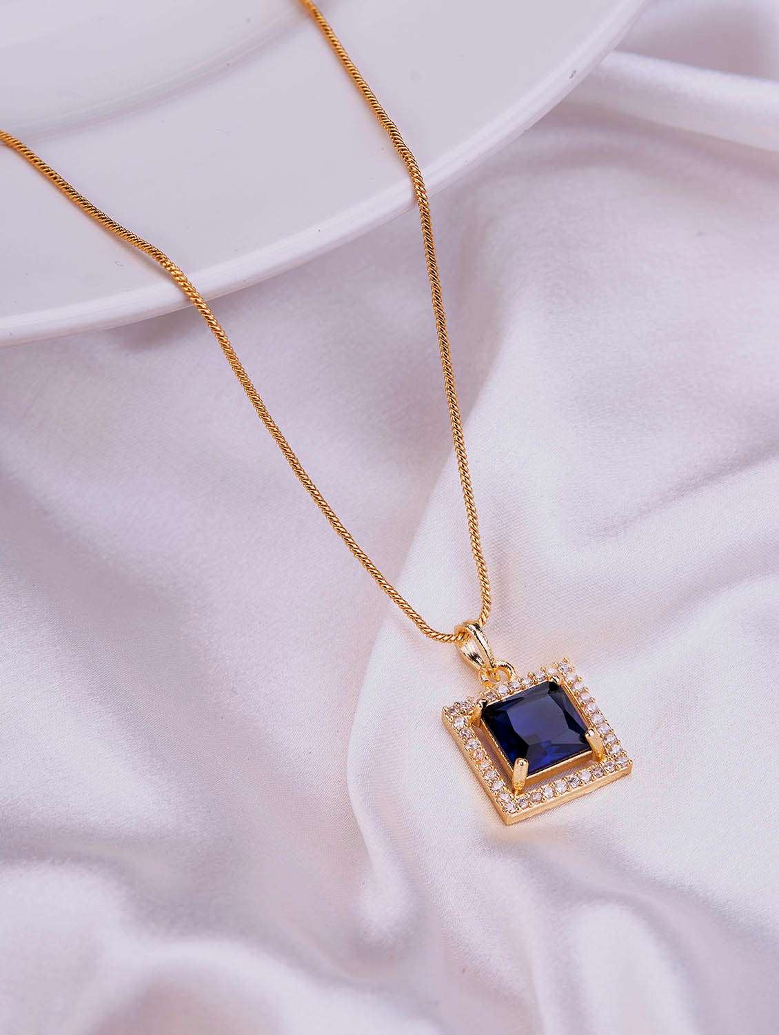 square halo design gold plated pendant with chain
