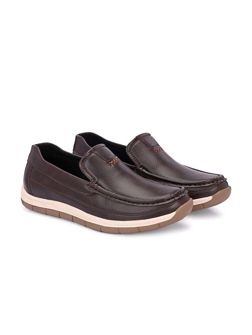Men Solid Slip On Casual Shoes - 22662489 -  Standard Image - 1