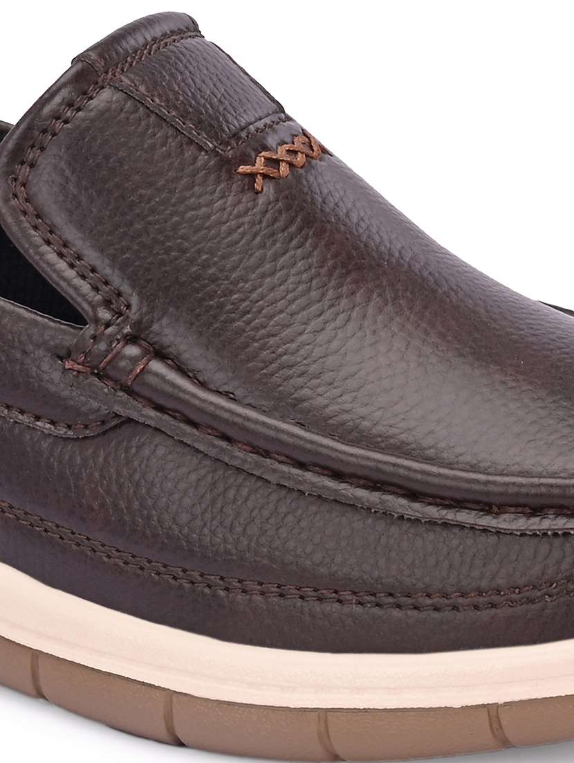 Men Solid Slip On Casual Shoes - 22662489 -  Standard Image - 4