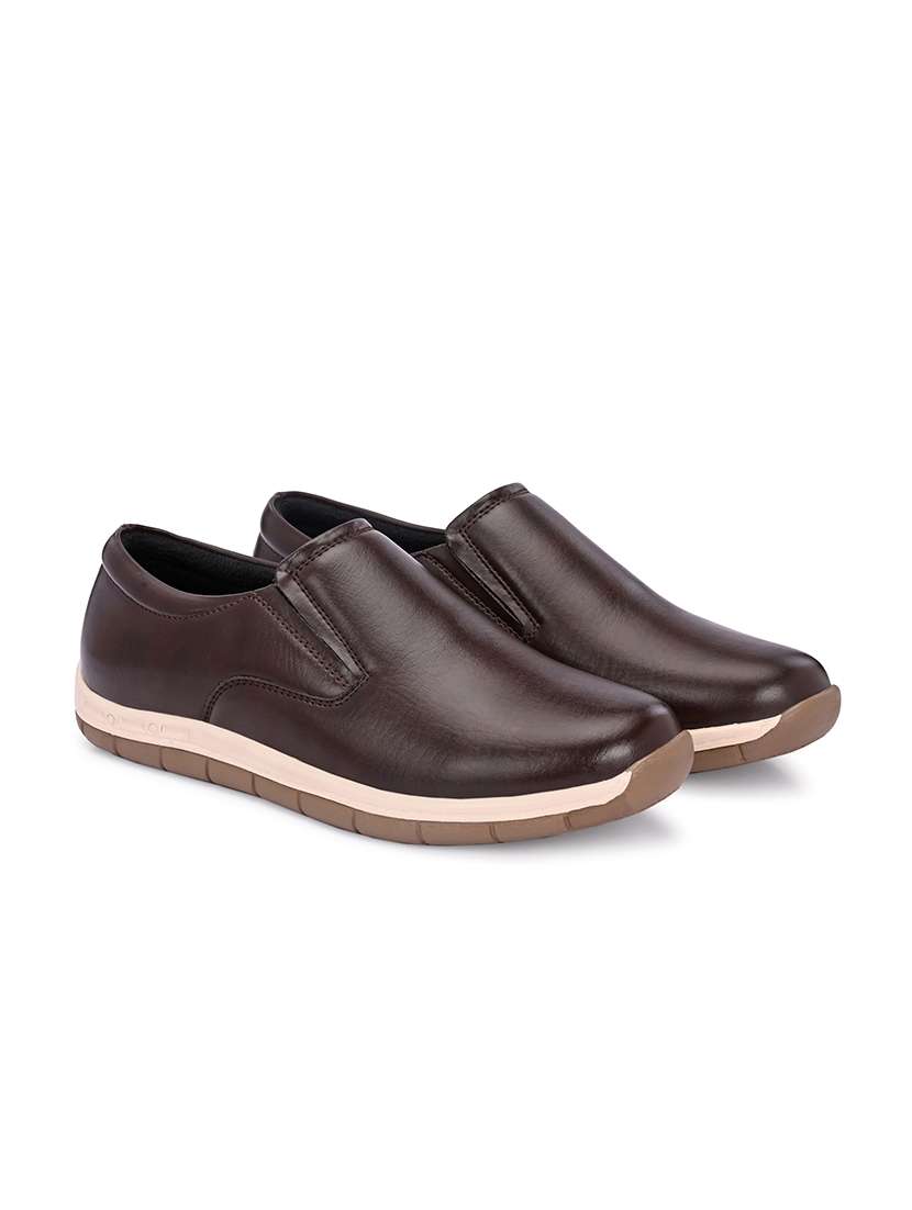 Men Solid Slip On Casual Shoes - 22662493 -  Standard Image - 1