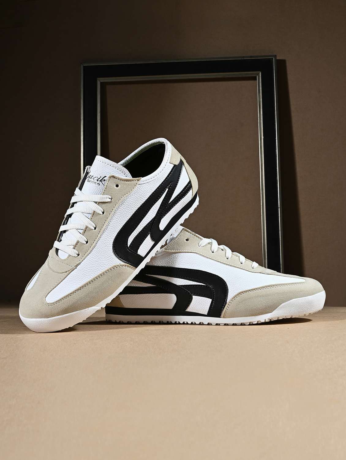Men Colourblocked Lace Up Sneaker - 22662526 -  Standard Image - 1