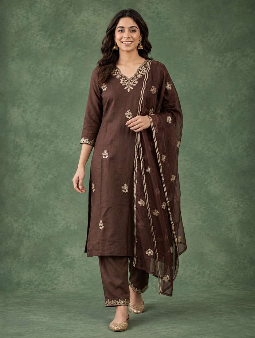 women embroidered three quarter sleeve kurta pant with dupatta set