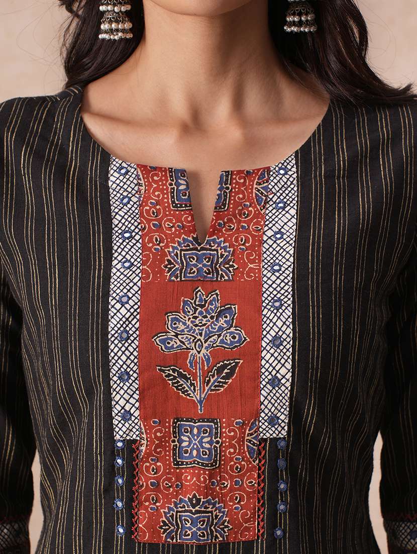 Women Printed Three Quarter Sleeves A-line Kurta - 22665485 -  Standard Image - 1