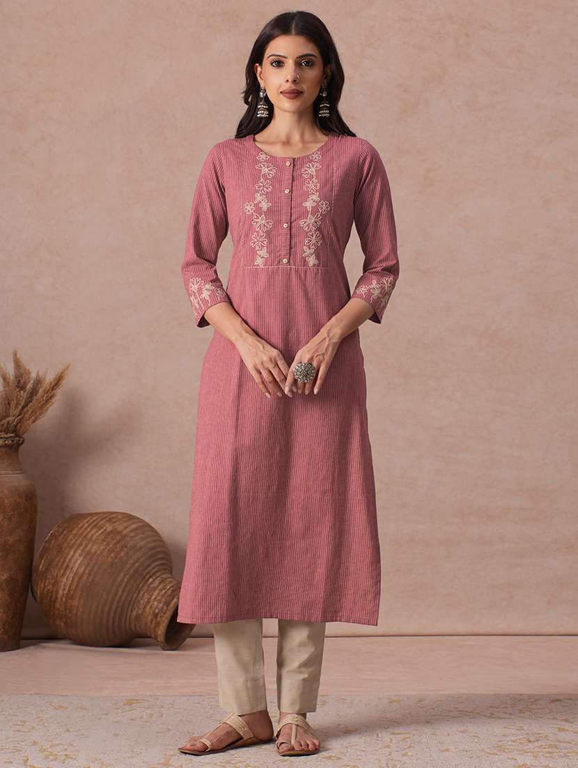 women printed three quarter sleeves straight kurta