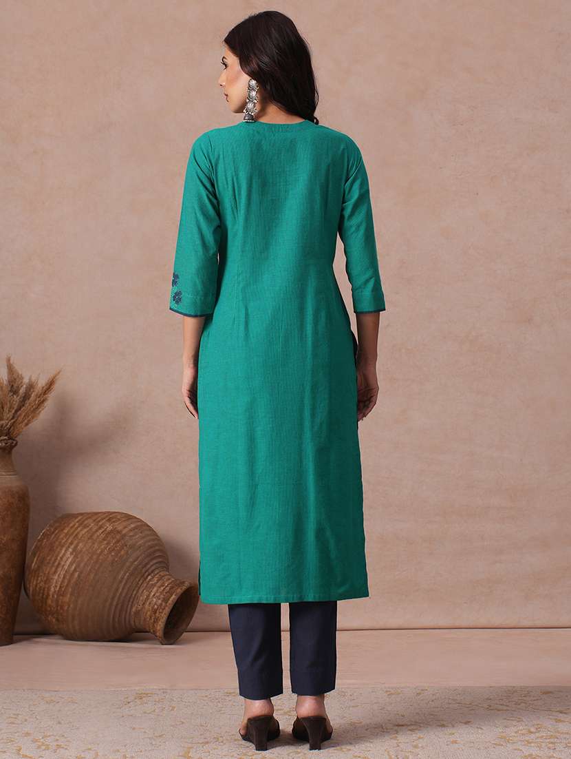 Women Embroidered Three Quarter Sleeves Straight Kurta - 22665490 -  Standard Image - 4