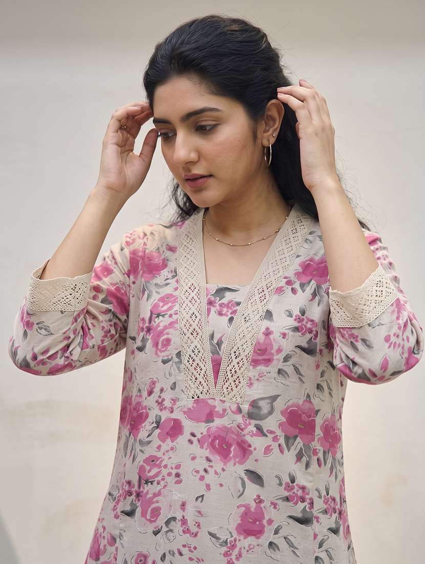 Women Printed Three Quarter Sleeves Kurta Pant Set - 22668270 -  Standard Image - 1