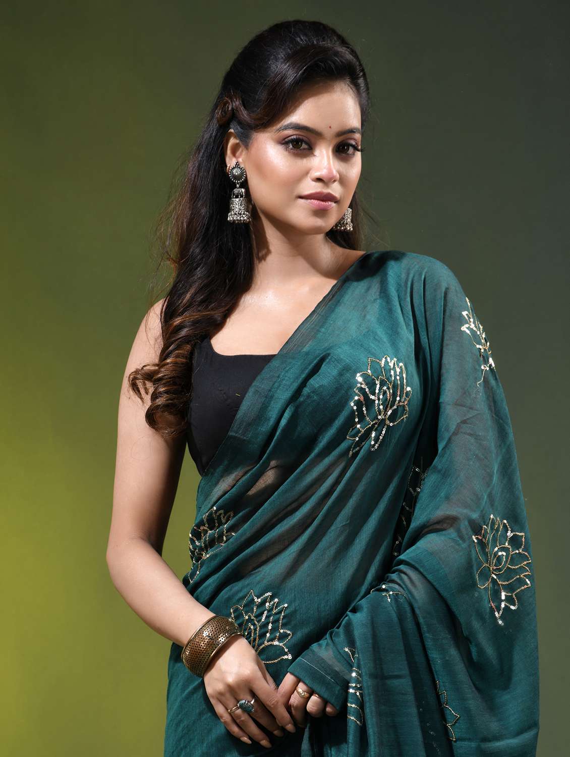 women solid with work handloom saree - 22686214 -  Standard Image - 1