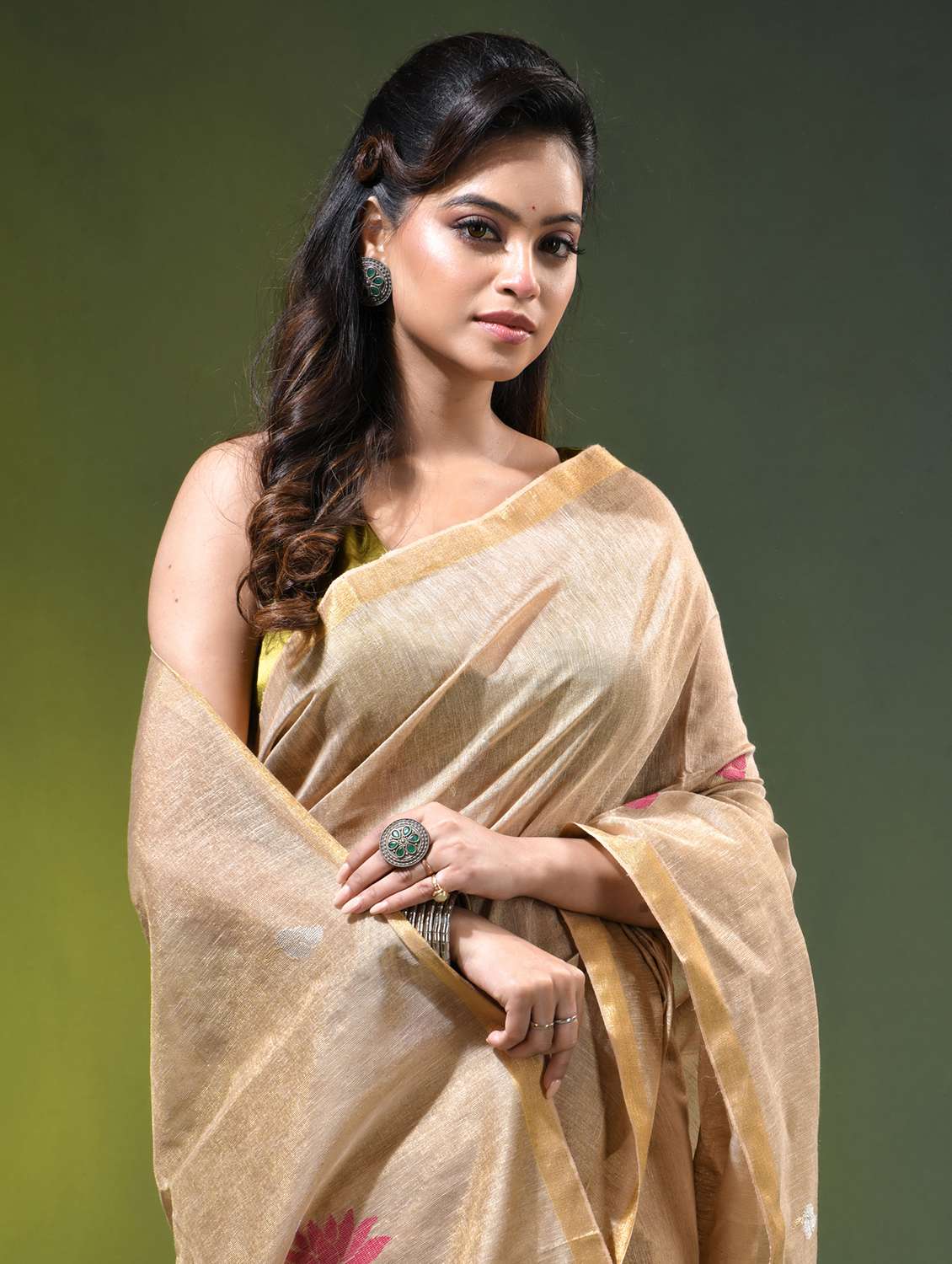 Women Self Design Handloom Saree With Blouse - 22686229 -  Standard Image - 1