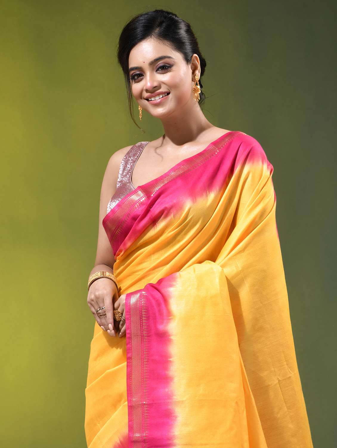 women solid with bordered saree with blouse - 22686238 -  Standard Image - 1