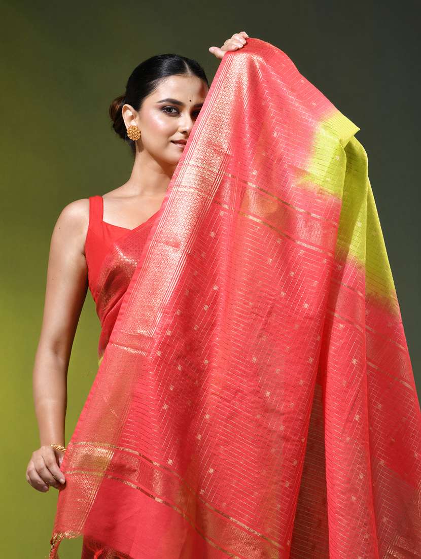 Women Self Design Handloom Saree With Blouse - 22686260 -  Standard Image - 1