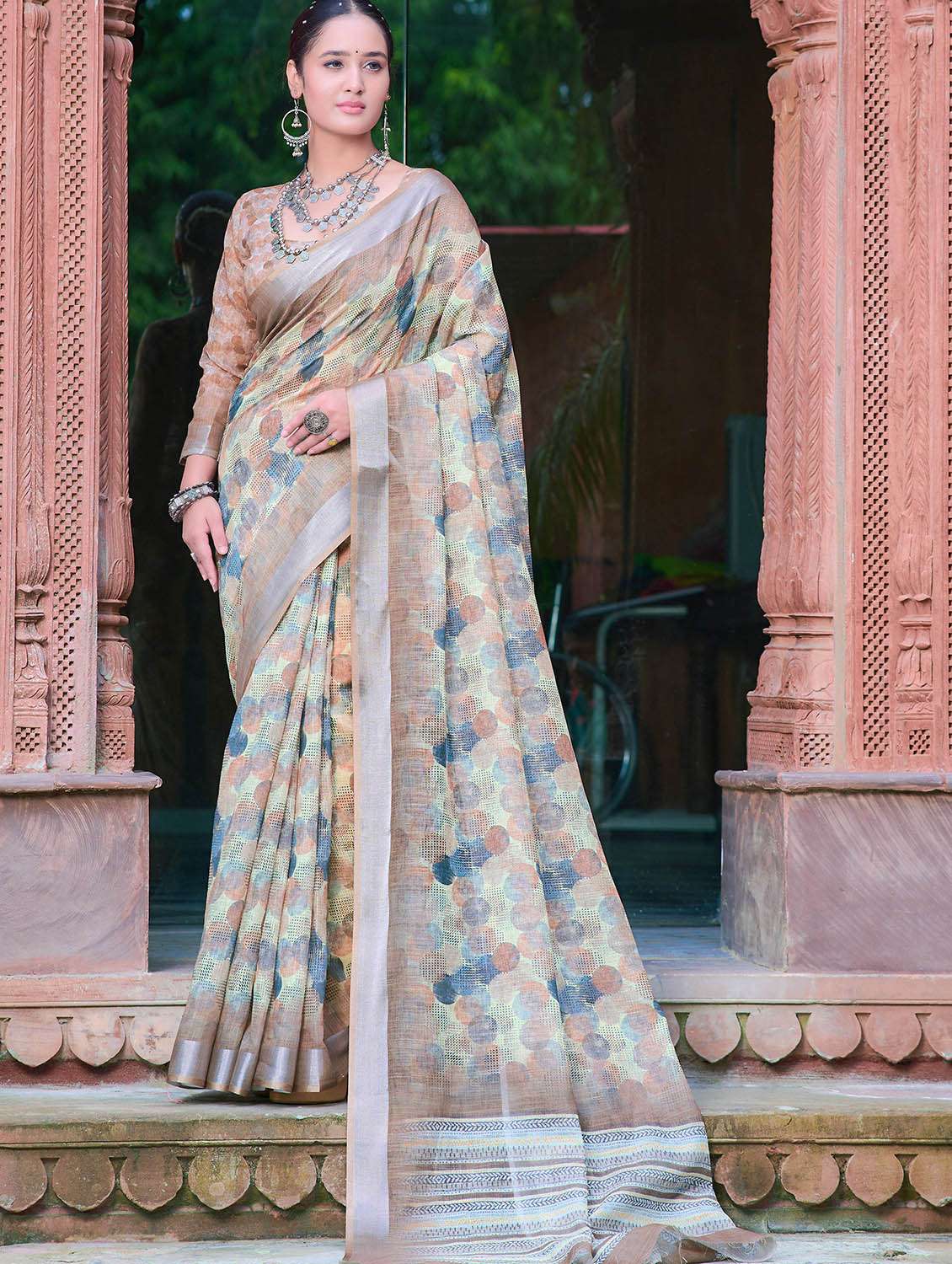 Women Printed Casual Wear Saree With Blouse - 22686791 -  Standard Image - 1
