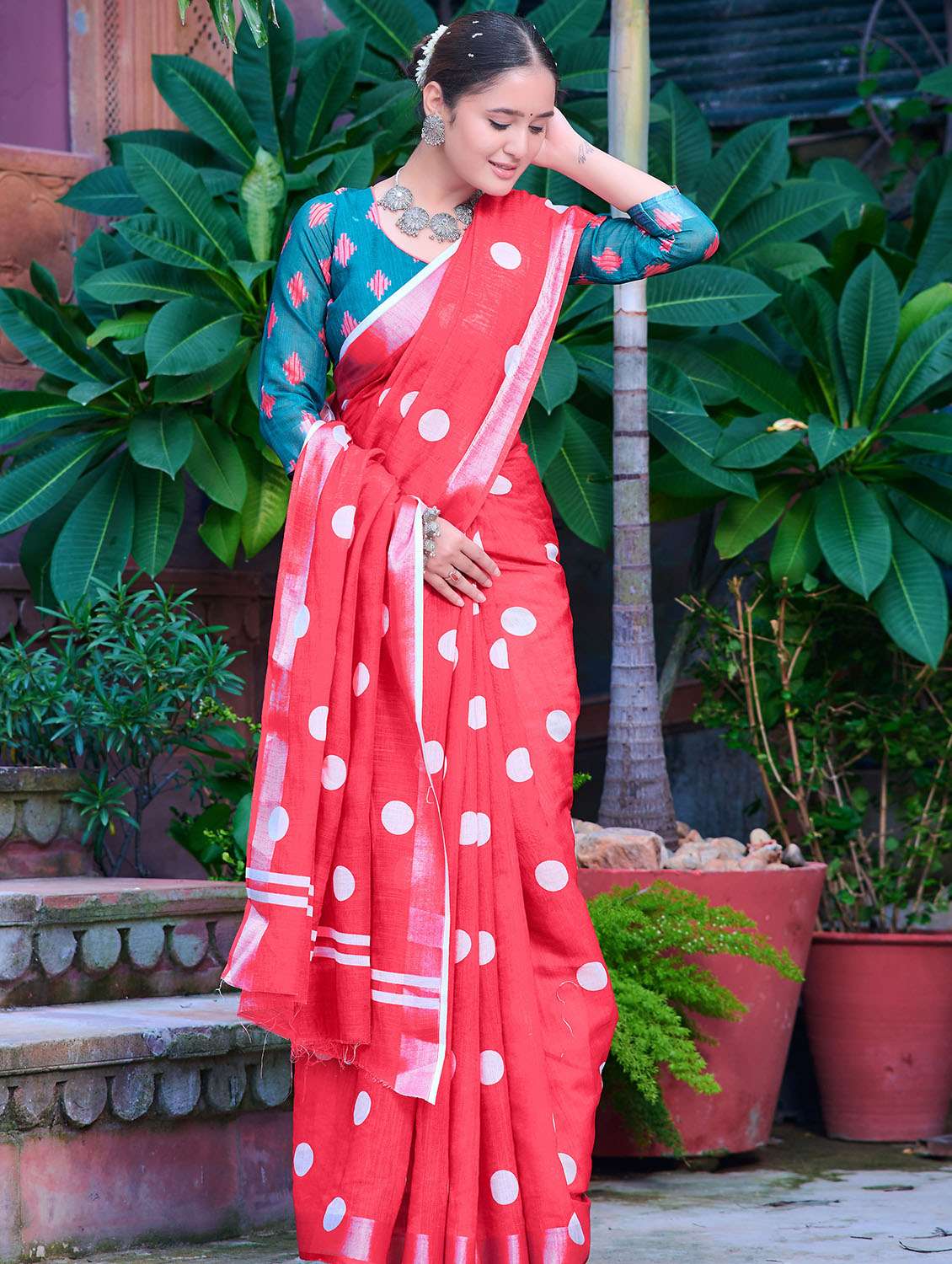 women printed casual wear saree with blouse - 22686794 -  Standard Image - 4