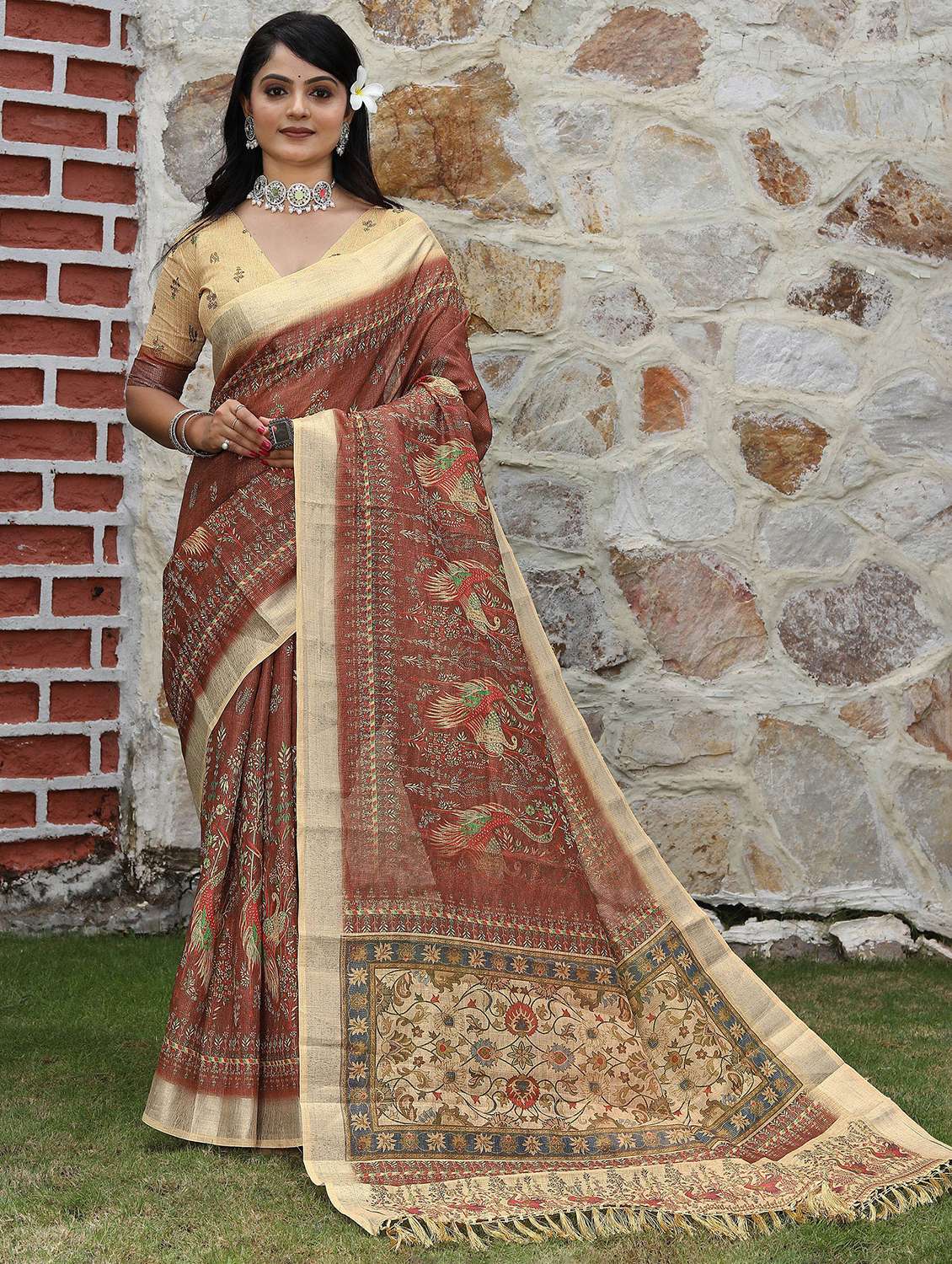women printed casual wear saree with blouse