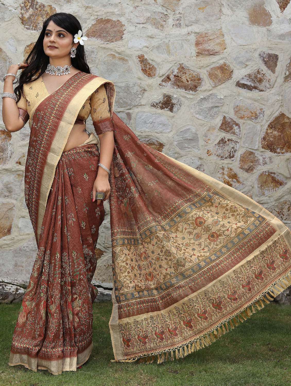 Women Printed Casual Wear Saree With Blouse - 22686849 -  Standard Image - 4