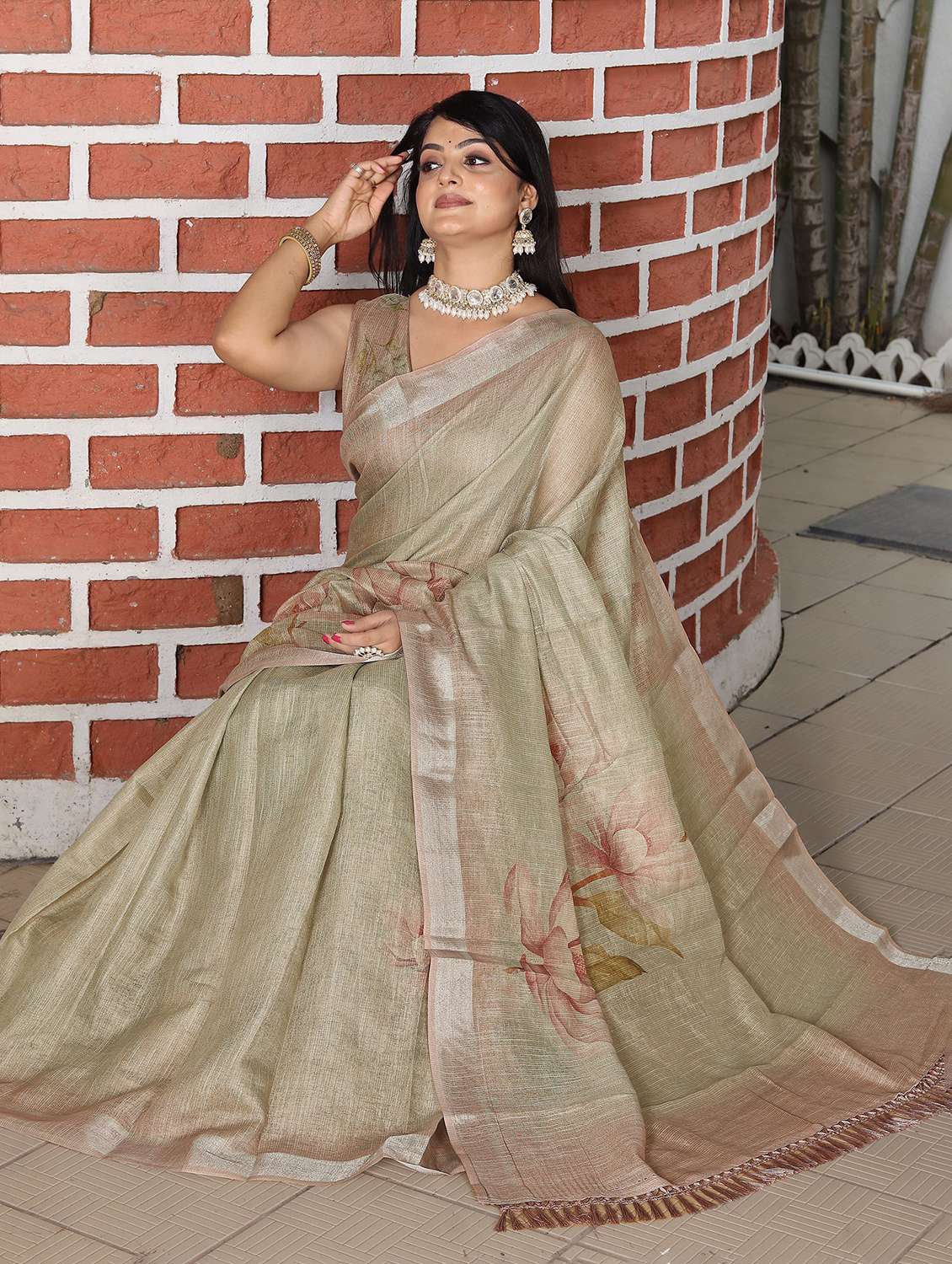 women printed casual wear saree with blouse - 22686850 -  Standard Image - 4