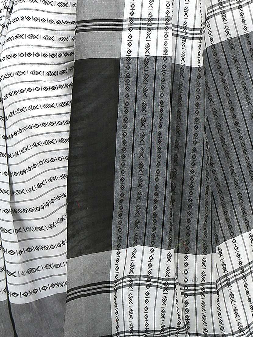 Women Self Design Handloom Saree With Blouse - 22688043 -  Standard Image - 1
