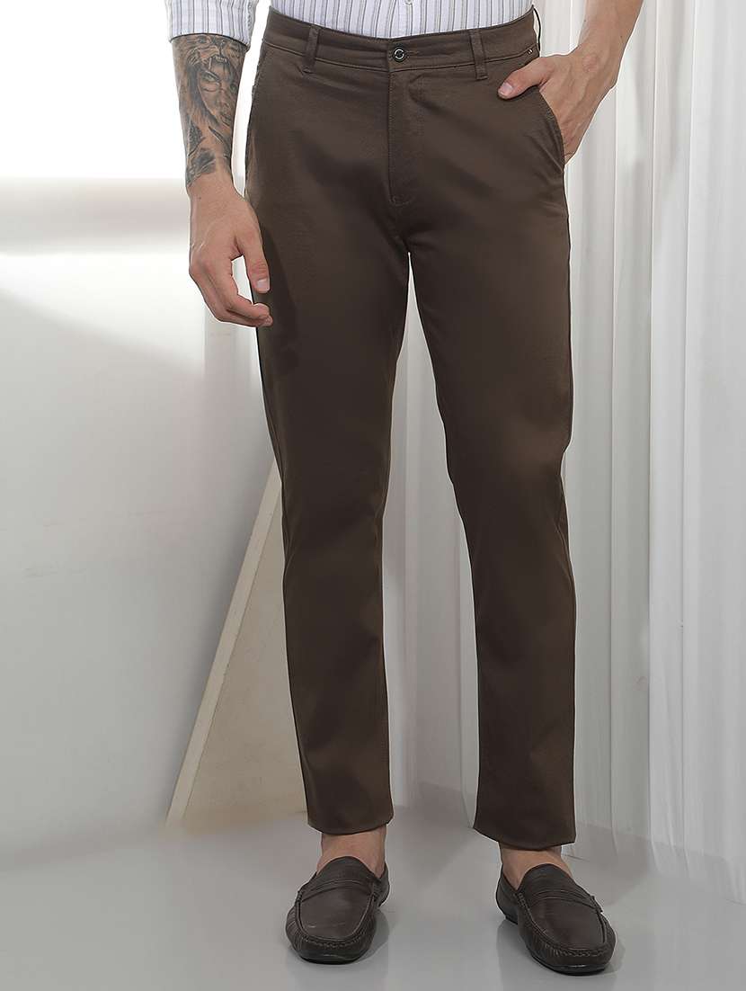 men solid mid rise chinos casual trouser