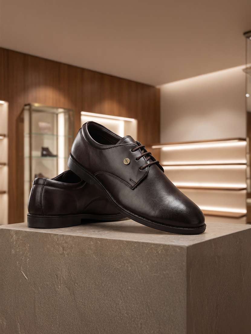 men brown lace-up derby