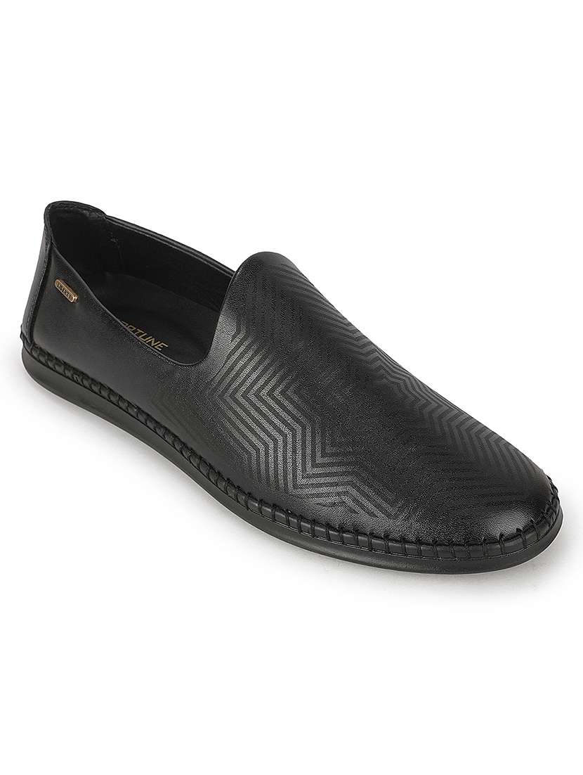 Men Black Slip On Mojari - 22694847 -  Standard Image - 1
