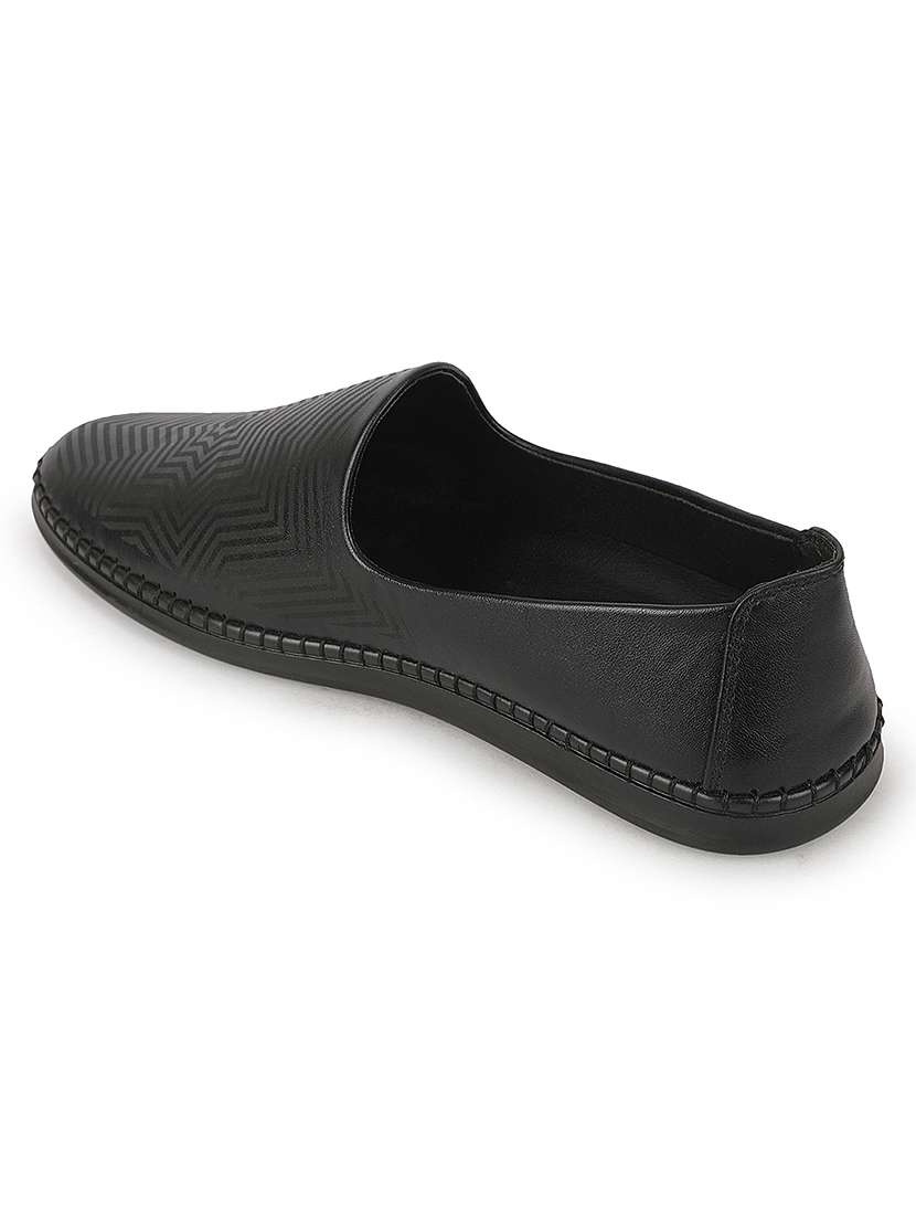 Men Black Slip On Mojari - 22694847 -  Standard Image - 4