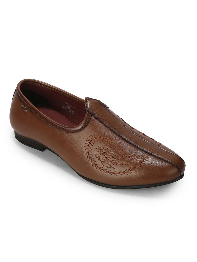 Men Brown Slip On Mojari - 22694851 -  Standard Image - 1