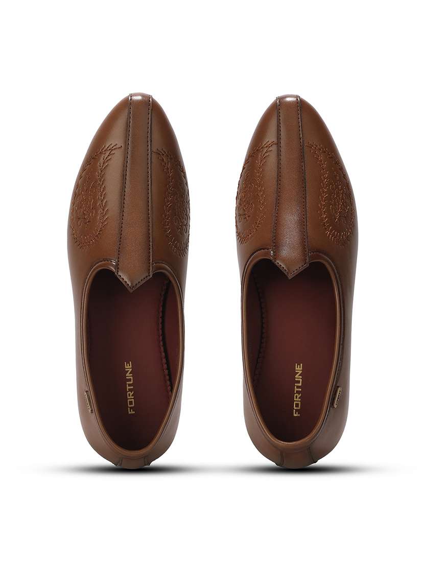 Men Brown Slip On Mojari - 22694851 -  Standard Image - 6