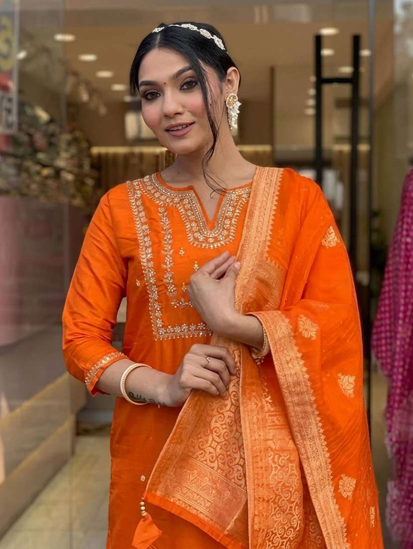 Women Embroidered Three Quarter Sleeves Kurta Pant Set With Dupatta - 22695198 -  Standard Image - 1