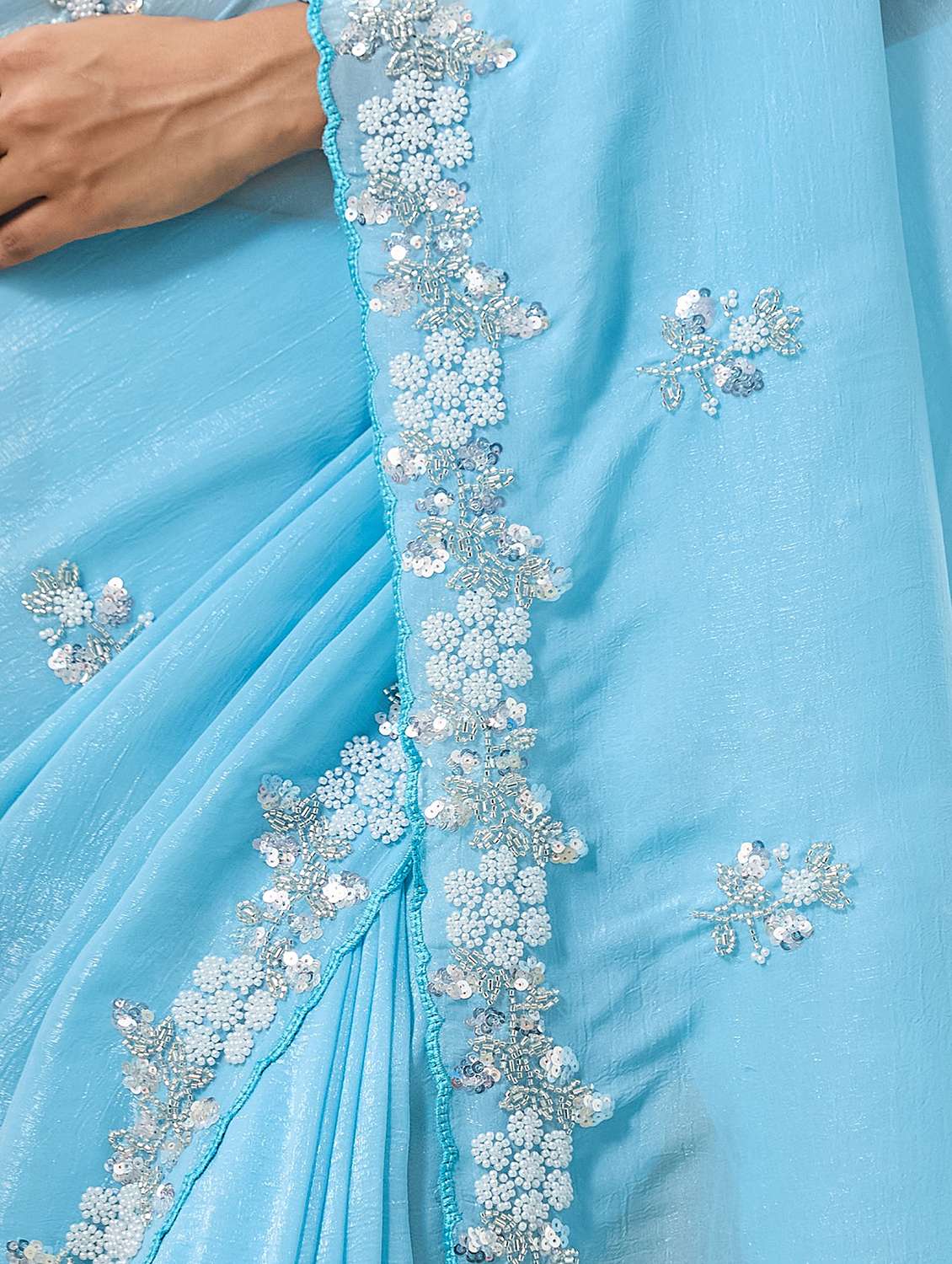 Women Solid With Work Embellished Saree With Blouse - 22695274 -  Standard Image - 4