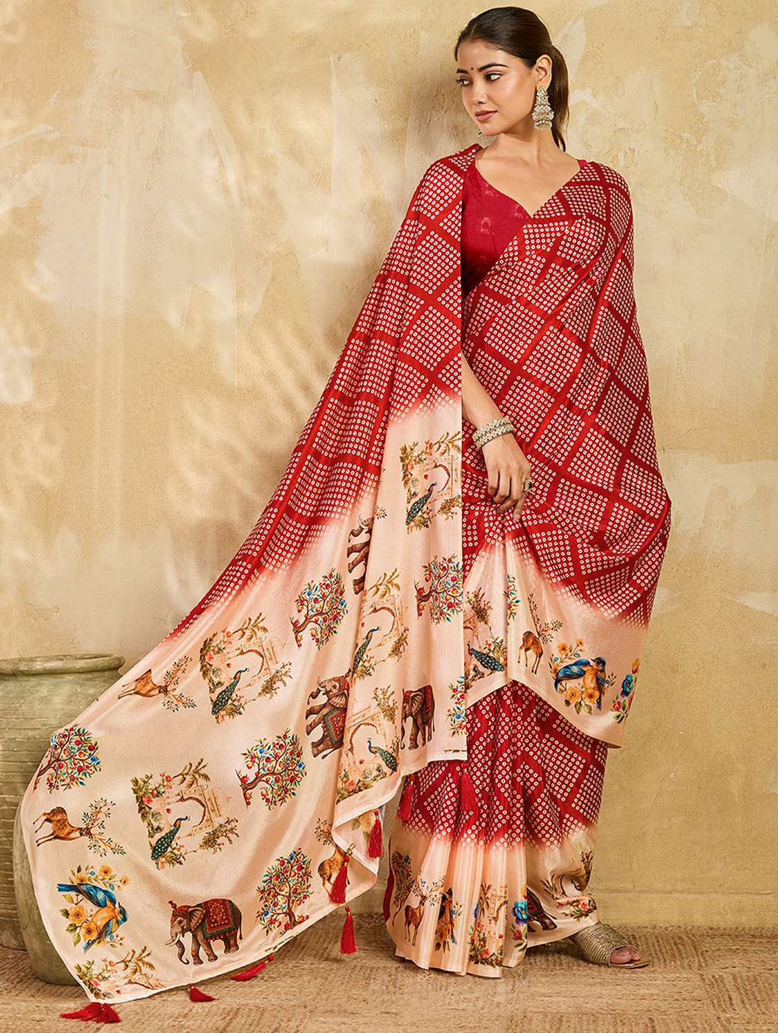 Women Printed Casual Wear Saree With Blouse - 22695361 -  Standard Image - 4