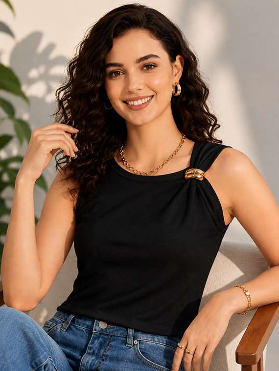 Women Solid Sleeveless Regular Top - 22696678 -  Standard Image - 1