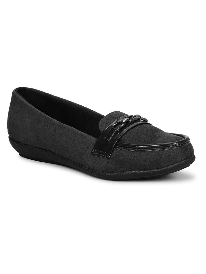 Women Solid Slip On Loafer - 22697231 -  Standard Image - 1