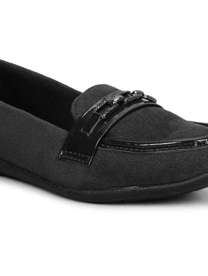 Women Solid Slip On Loafer - 22697231 -  Standard Image - 4