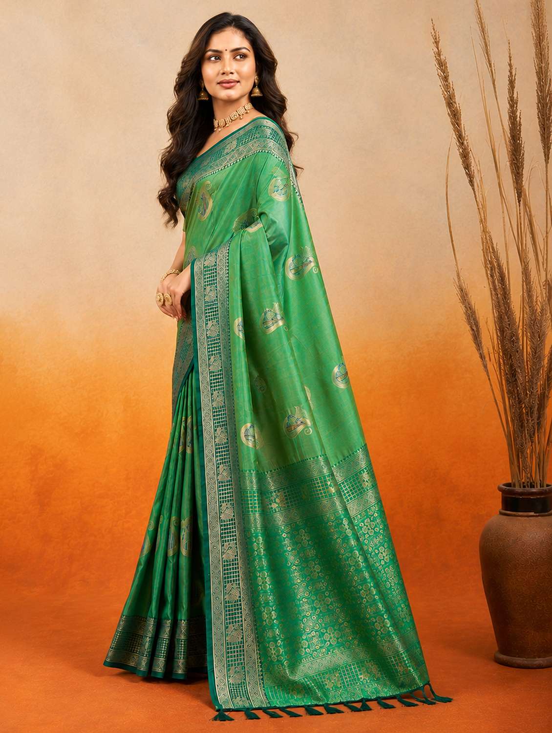 Women Self Design Banarasi Saree With Blouse - 22698842 -  Standard Image - 1