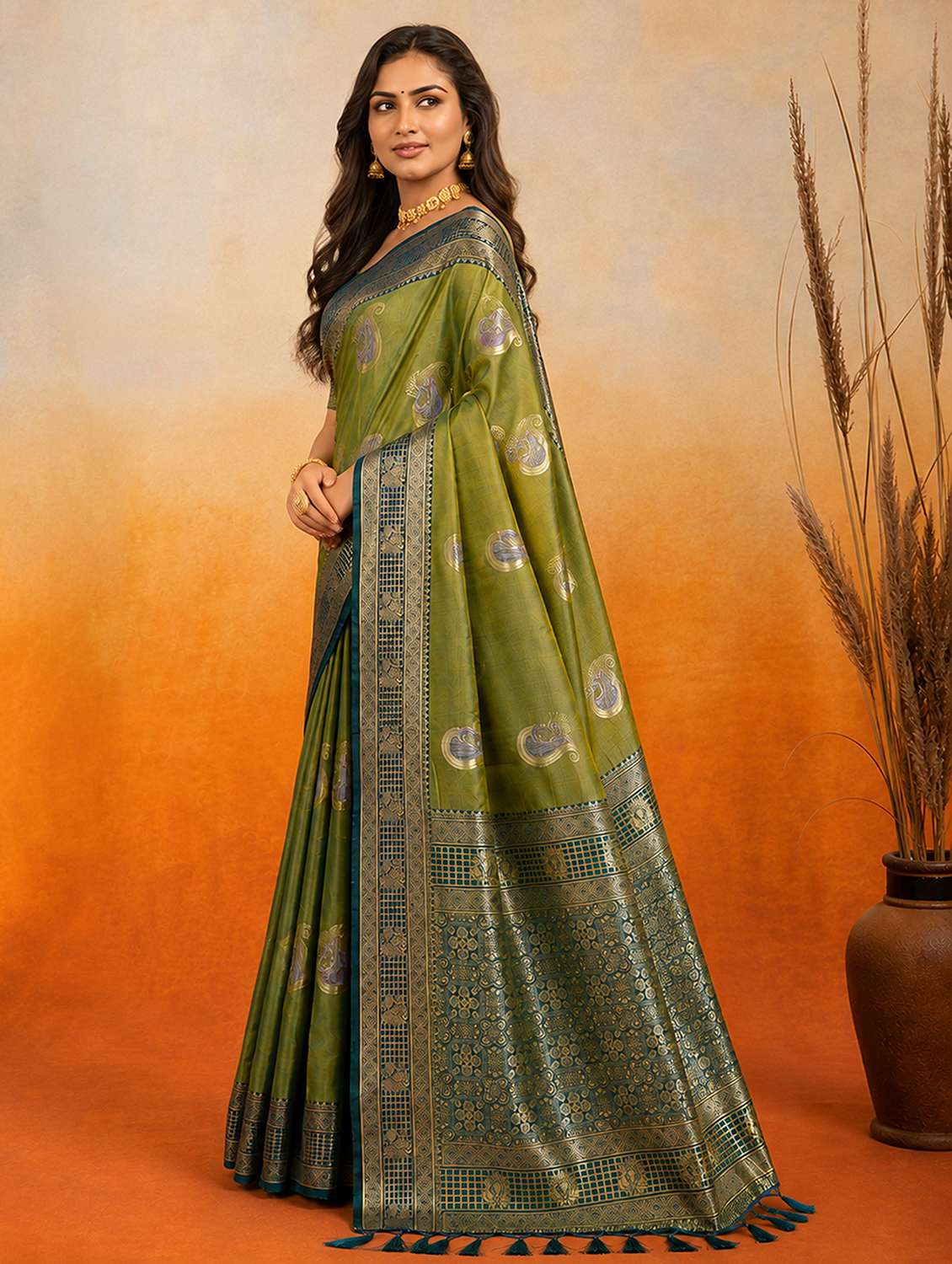 Women Self Design Banarasi Saree With Blouse - 22698844 -  Standard Image - 1