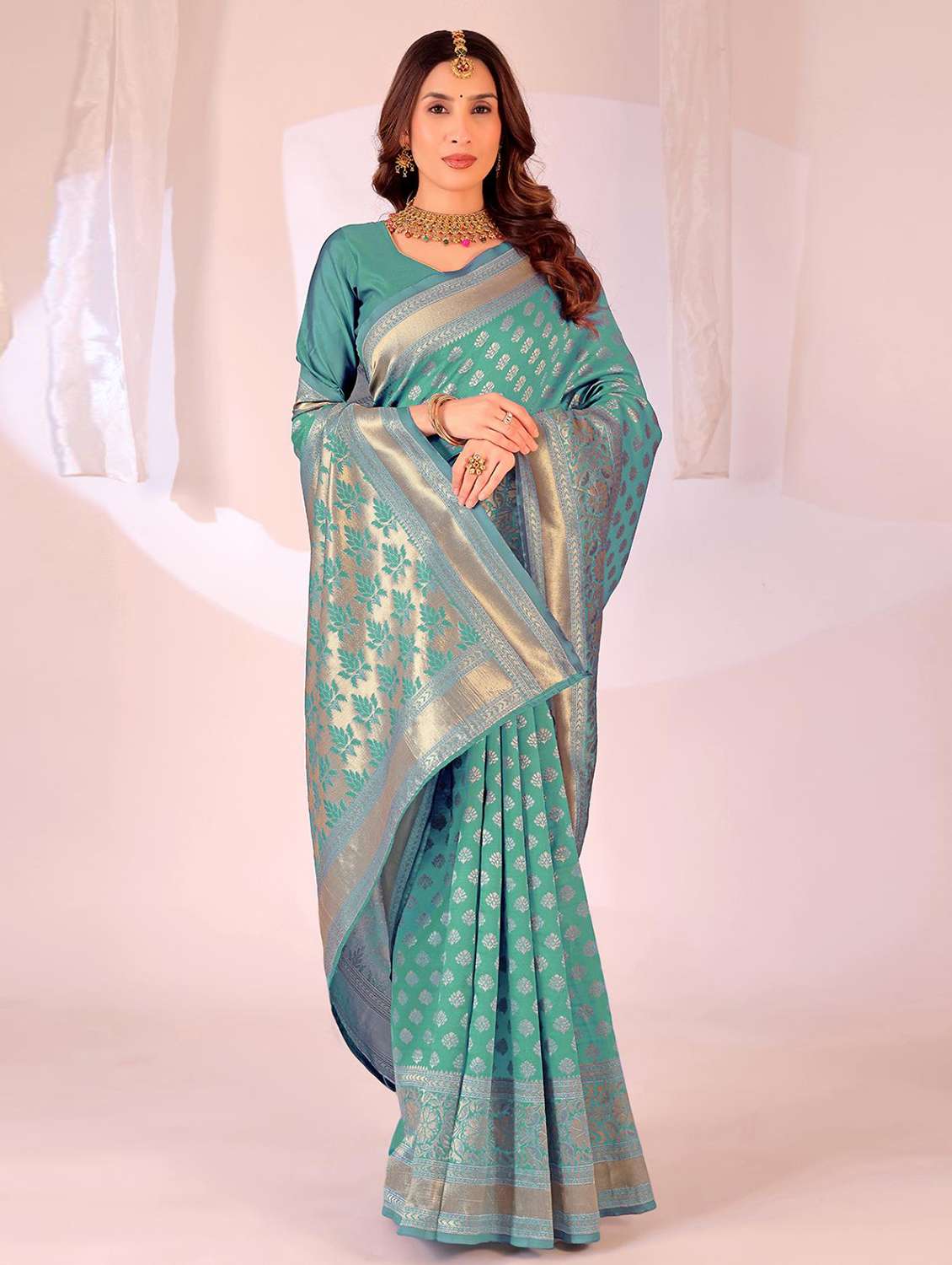 Women Self Design Banarasi Saree With Blouse - 22700726 -  Standard Image - 4