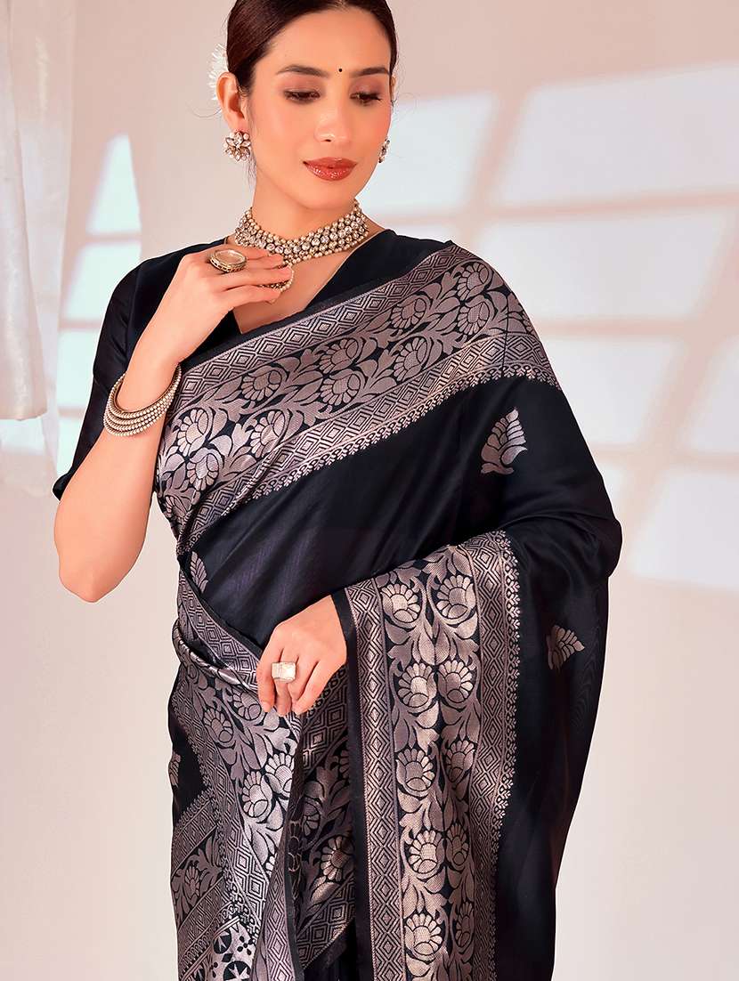 Women Self Design Bordered Saree With Blouse - 22700733 -  Standard Image - 1