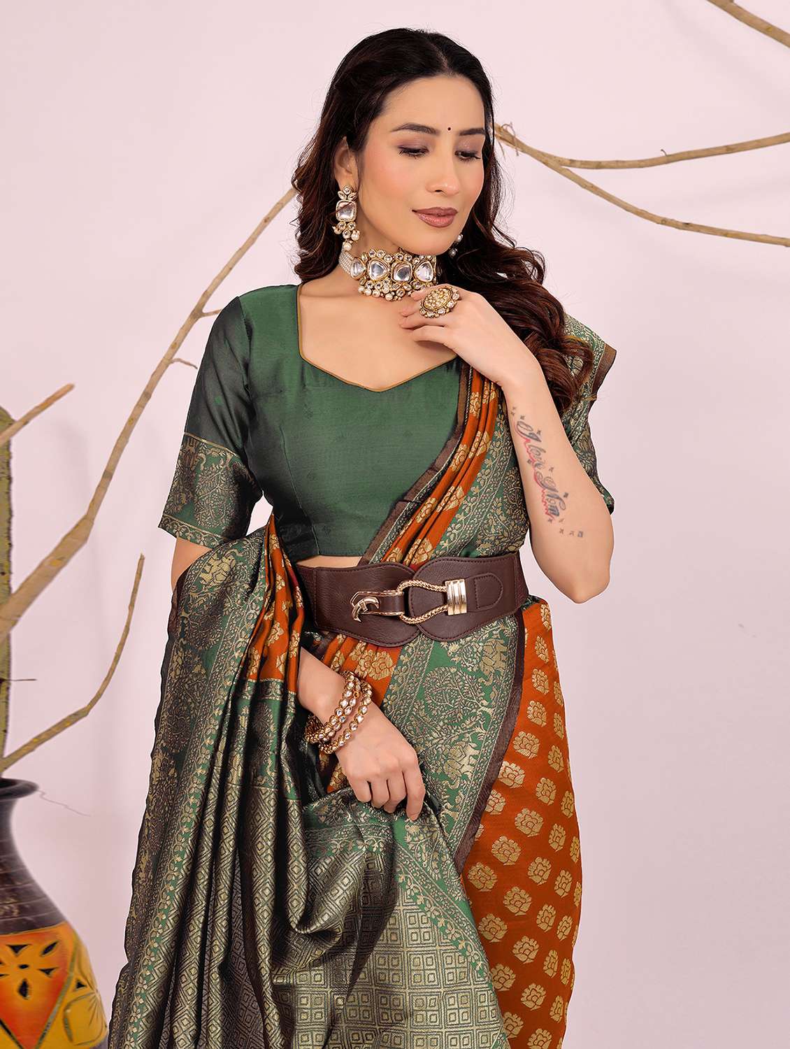 Women Self Design Banarasi Saree With Blouse - 22700744 -  Standard Image - 1