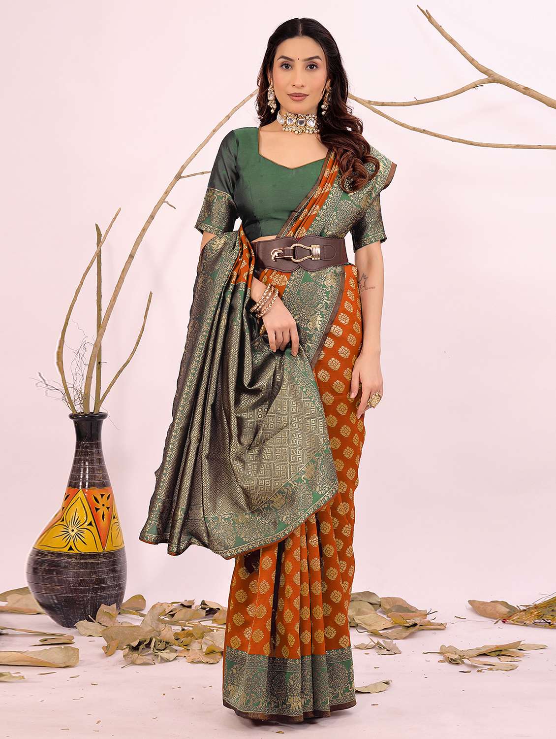 Women Self Design Banarasi Saree With Blouse - 22700744 -  Standard Image - 4