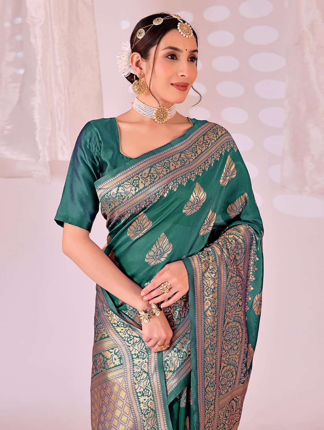 Women Self Design Banarasi Saree With Blouse - 22700750 -  Standard Image - 1