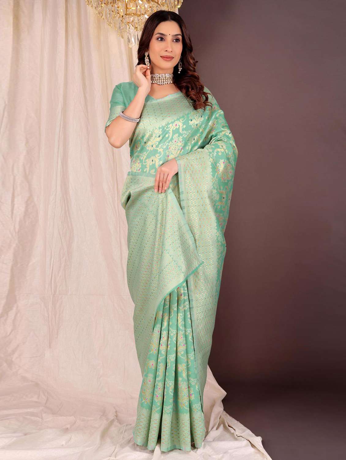Women Self Design Banarasi Saree With Blouse - 22700766 -  Standard Image - 4